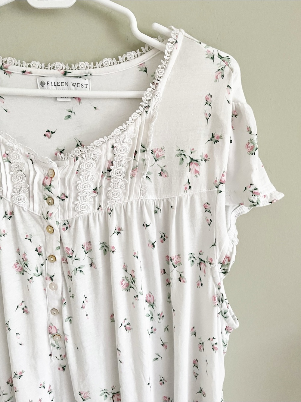 Eileen West long rosebud print cap sleeve nightgown - Picture 4 of 14